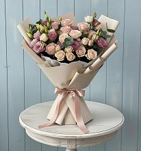 Букет цветов из:  Розы и Лизиантусы в Курумкане