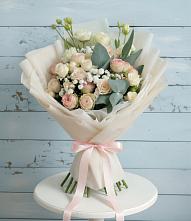 Букет цветов из:  Розы и Лизиантусы #REPLACE_PRED# Курумкане