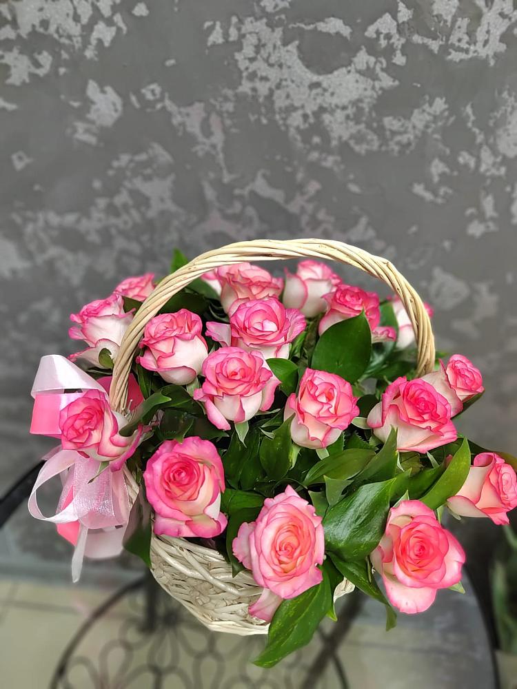 Цветочная композиция из Розы в корзине в Курумкане
