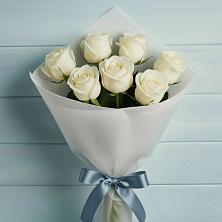 Букет 7 Белых роз Эдлесс Лав в Курумкане