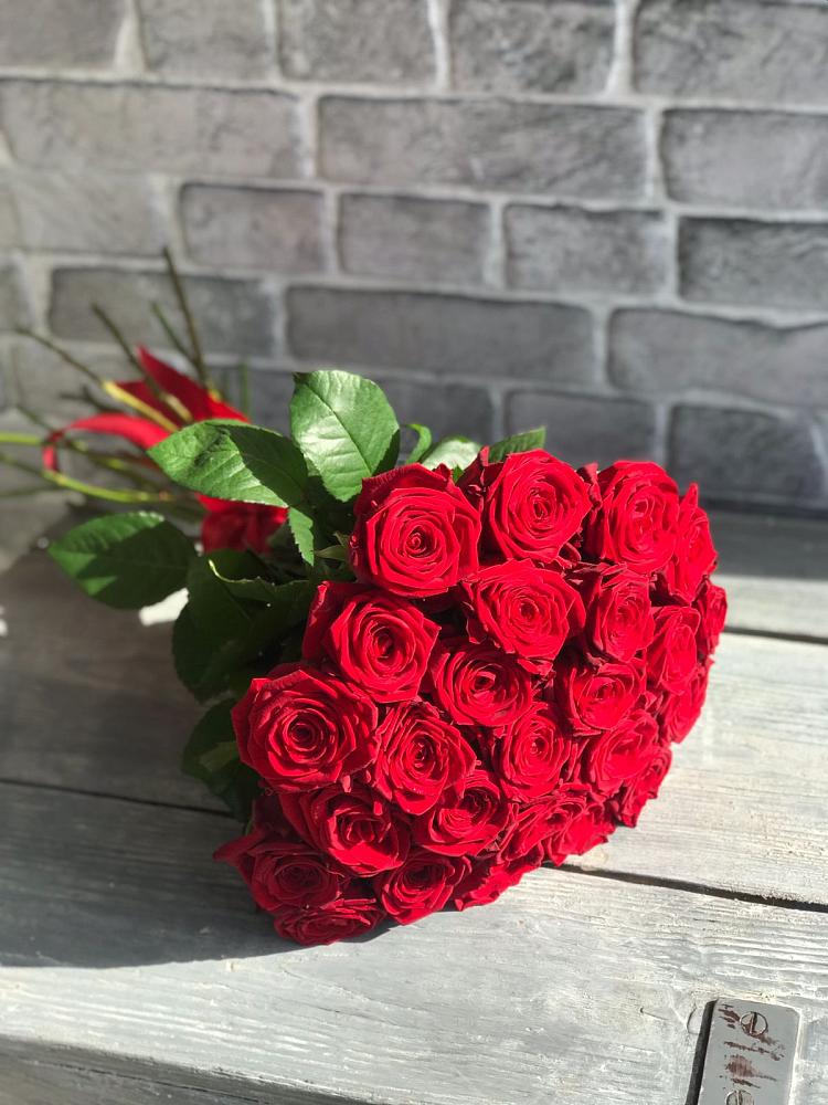 Букет Красные розы Фридом в Курумкане