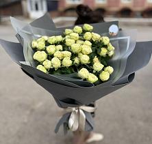 Букет Белые кустовые розы Солинеро в Курумкане