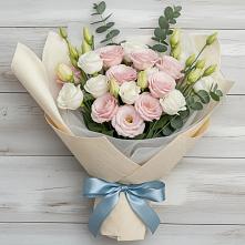 Букет цветов из:  Лизиантусы #REPLACE_PRED# Курумкане