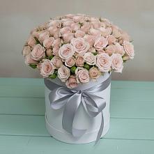 Цветочная композиция из Розы в шляпной коробке в Курумкане