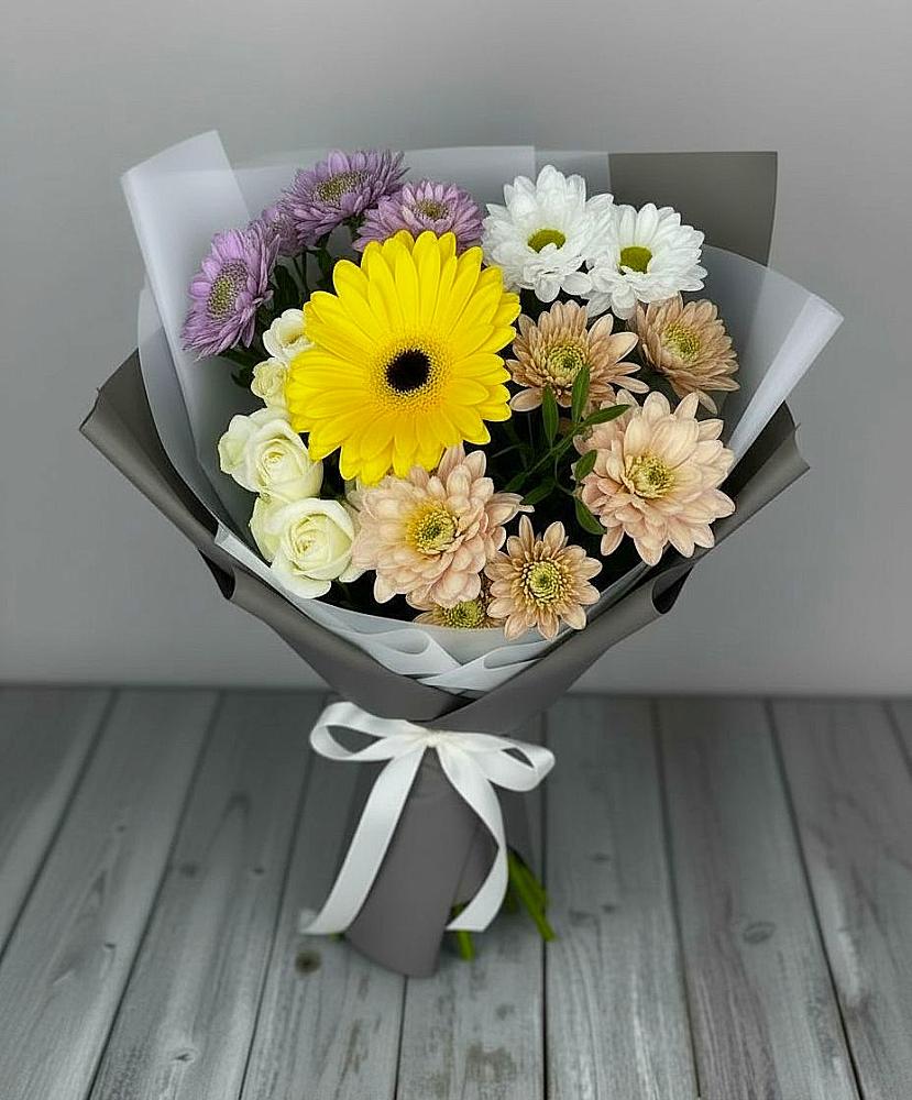 Букет цветов из: Розы, Герберы и Хризантемы в Курумкане