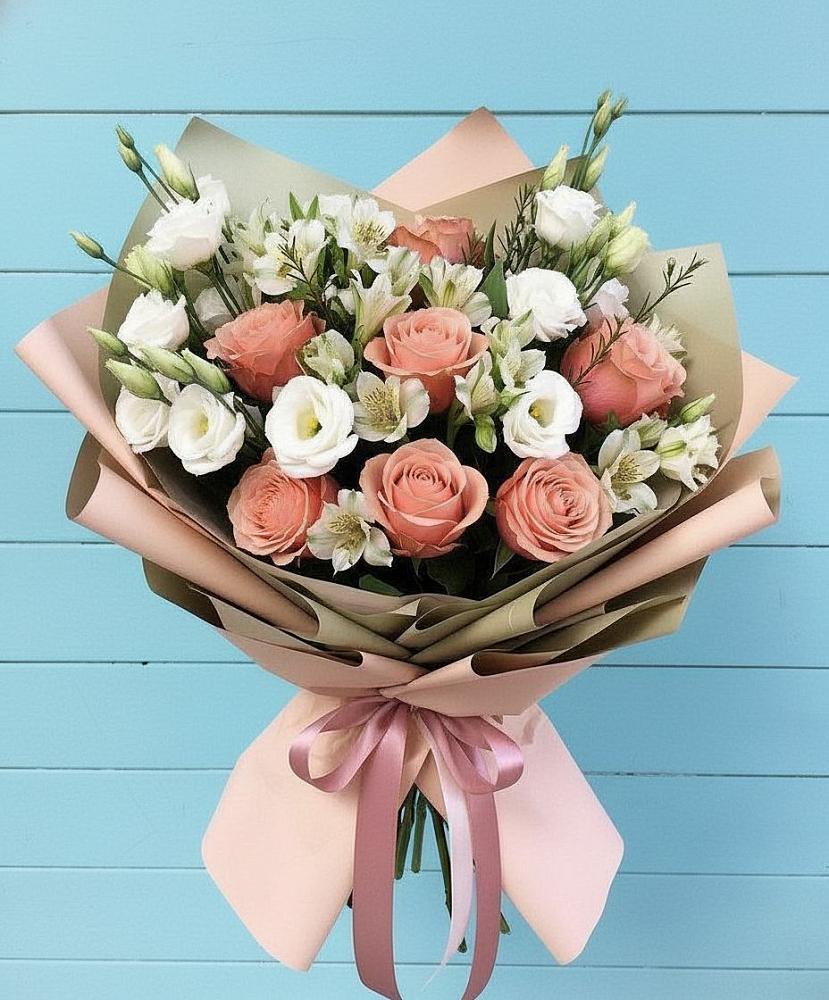 Букет цветов из: Розы, Альстромерии и Лизиантусы в Курумкане