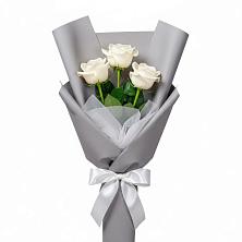 Букет 3 белые розы в Курумкане