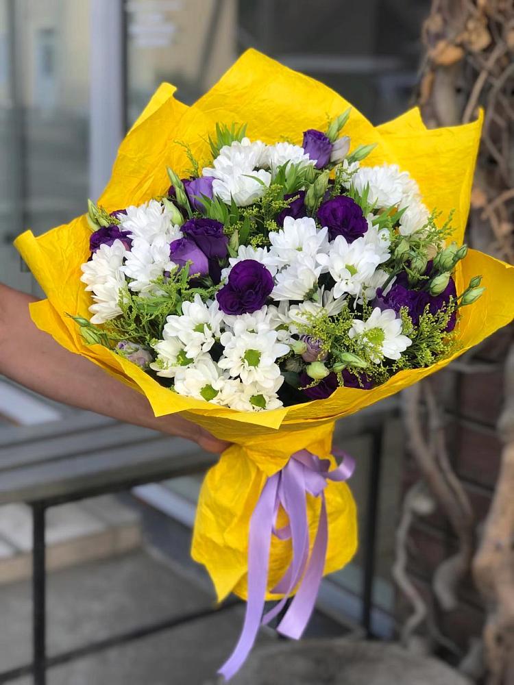 Букет цветов из: Ирисы, Хризантемы и Ромашки в Курумкане