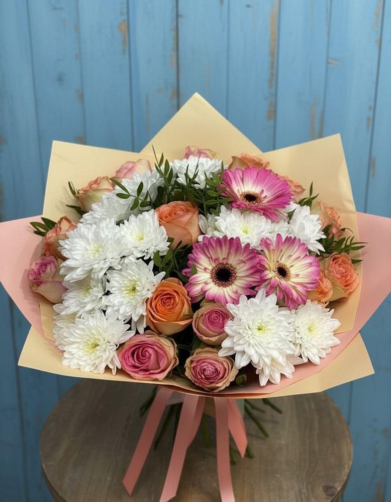 Букет цветов из: Розы, Герберы и Хризантемы в Курумкане