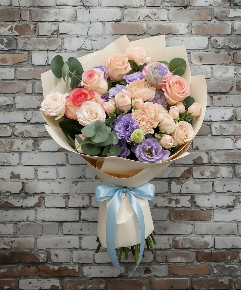 Букет цветов из: Розы, Лизиантусы и Гвоздики в Курумкане