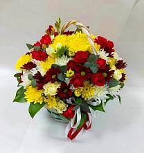 Цветочная композиция из Хризантемы и Розы в корзине в Курумкане