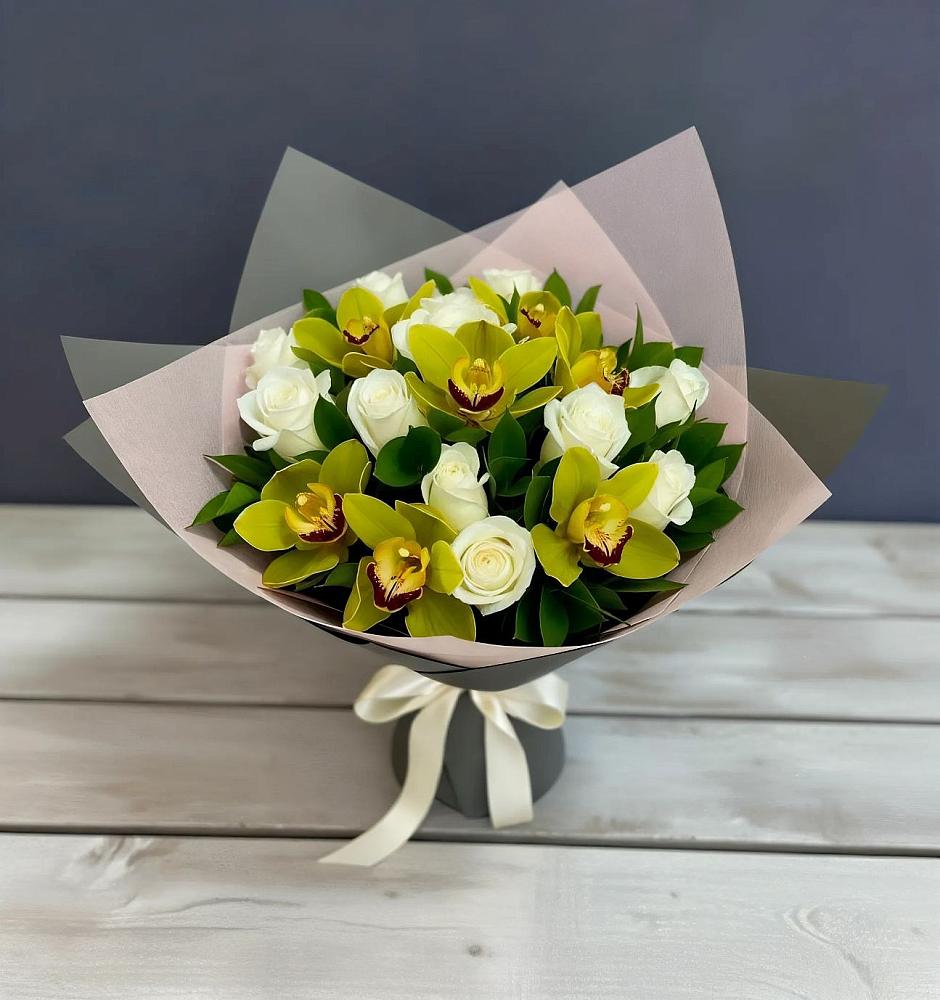 Букет цветов из: Орхидеи и Розы в Курумкане