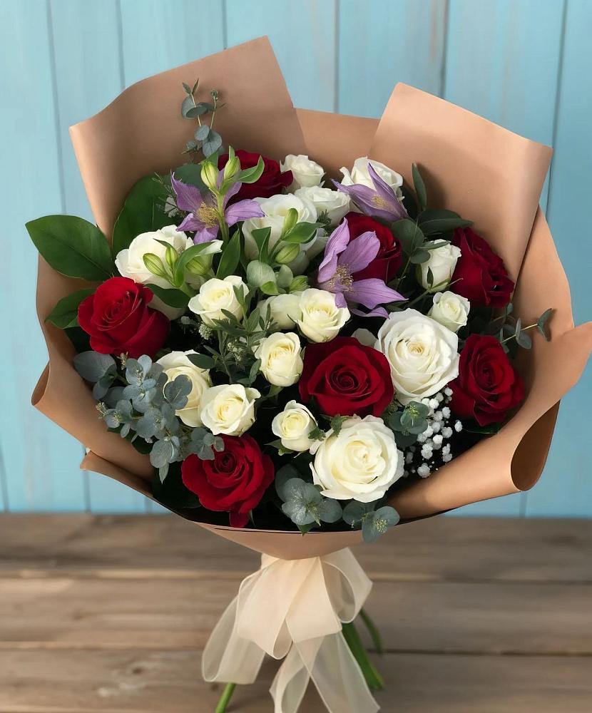 Букет цветов из: Розы и Альстромерии в Курумкане