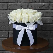 Цветочная композиция из Розы в шляпной коробке в Курумкане